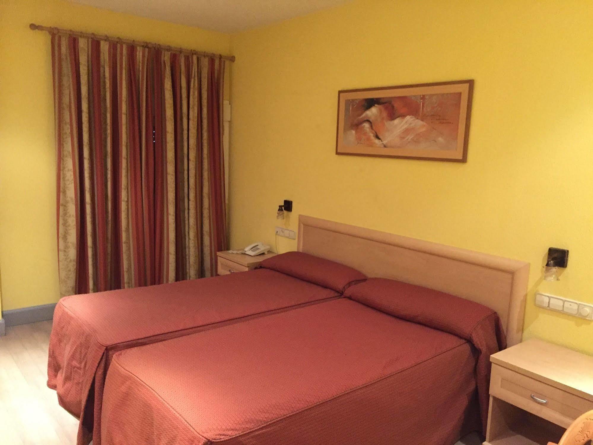 Hotel La Union Humanes de Madrid Esterno foto