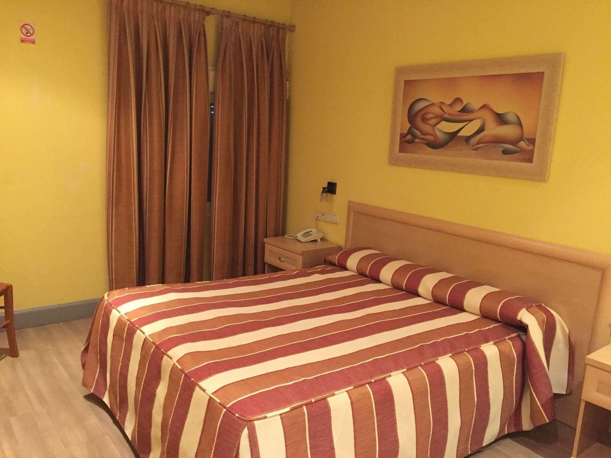 Hotel La Union Humanes de Madrid Esterno foto