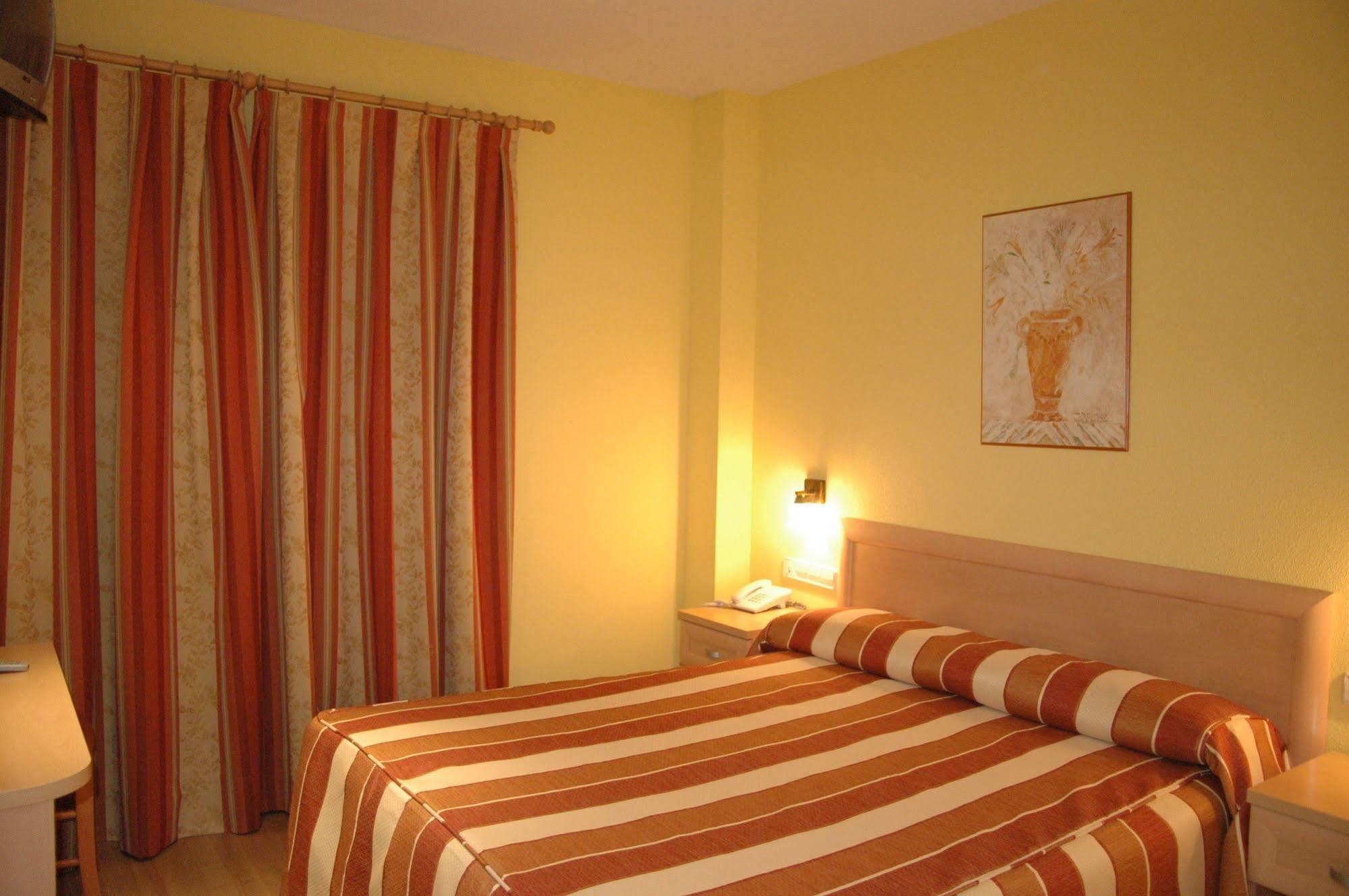 Hotel La Union Humanes de Madrid Esterno foto