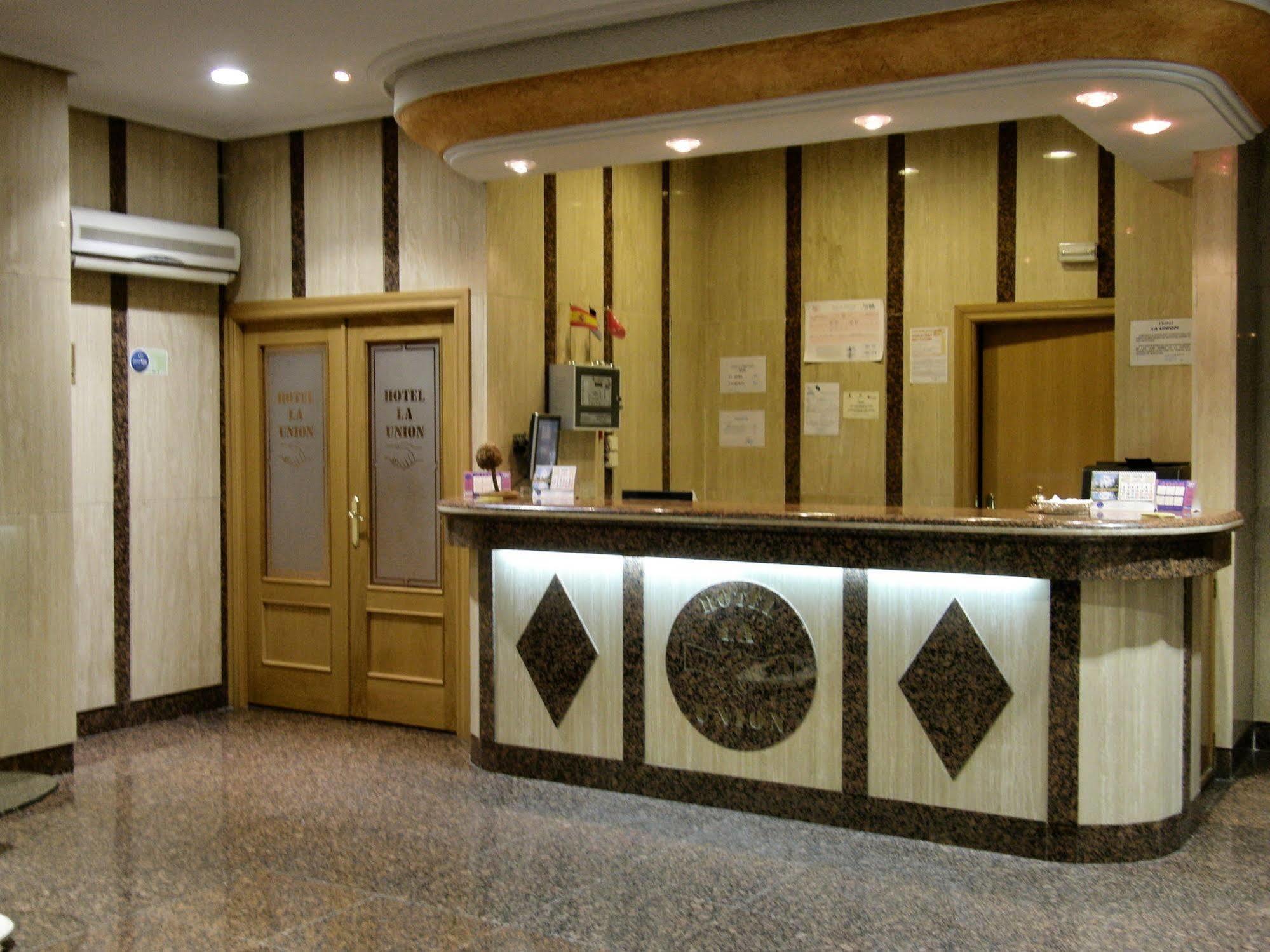 Hotel La Union Humanes de Madrid Esterno foto